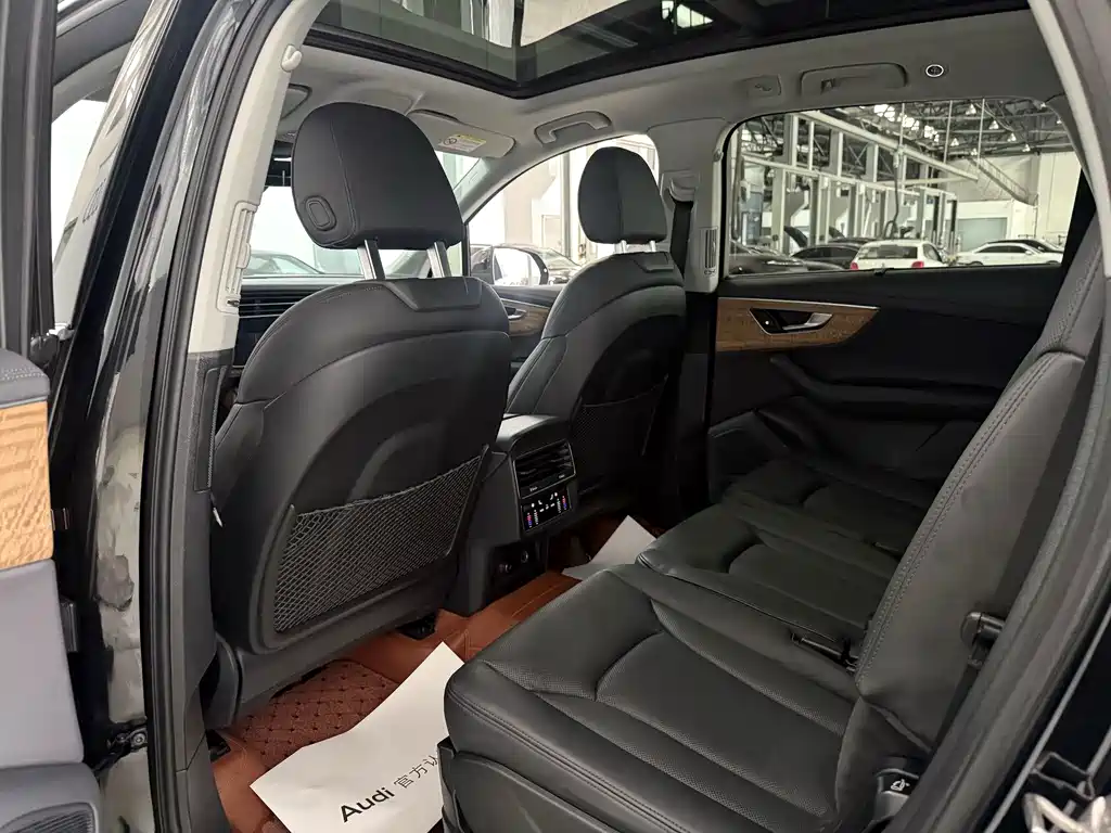 Audi Q7 — миниатюра 8