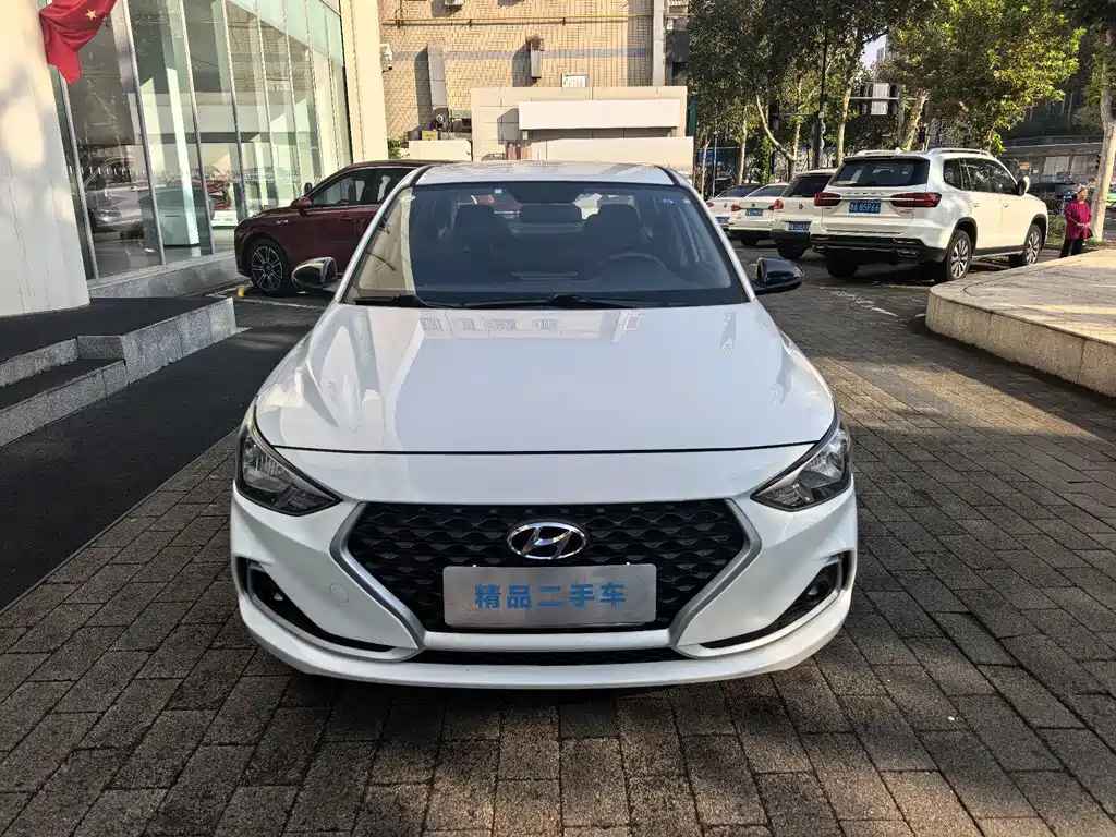 Hyundai Elantra — миниатюра 2