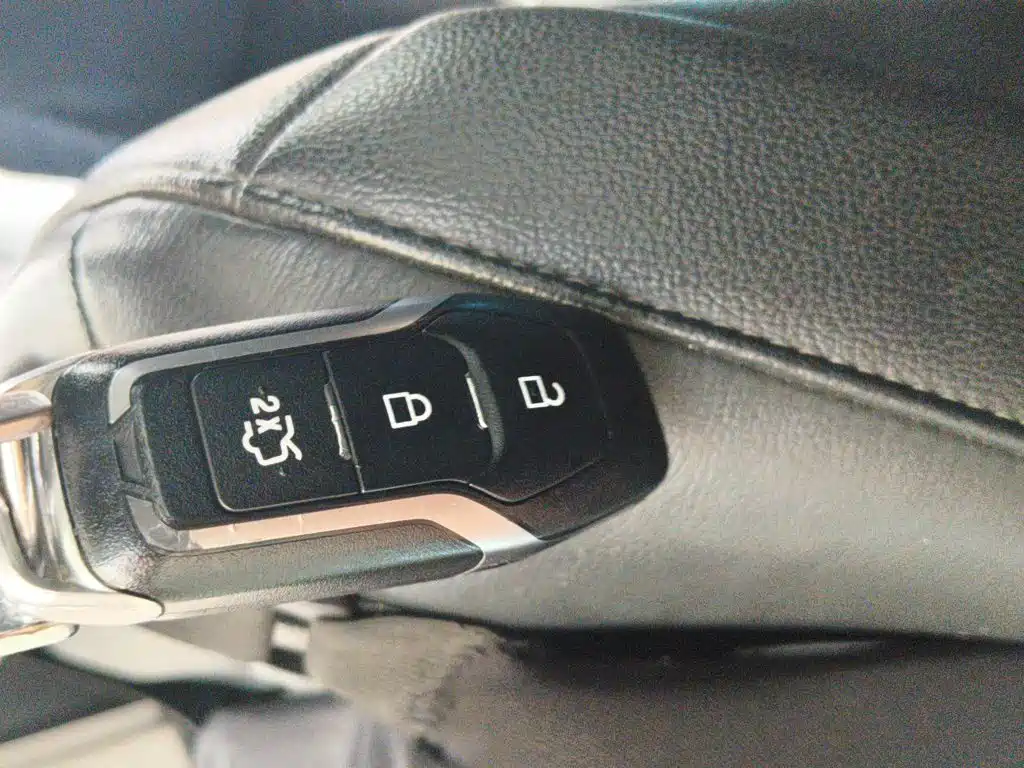 Ford Edge — миниатюра 12