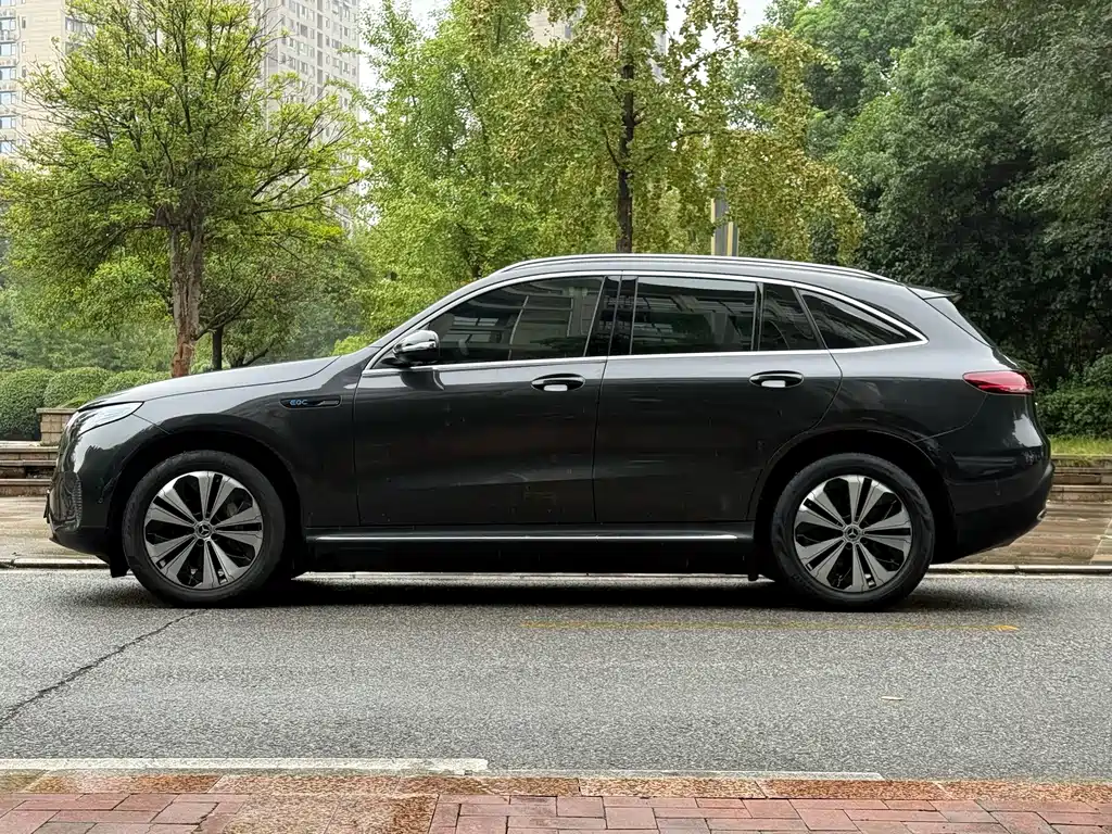 Mercedes-Benz EQC — миниатюра 4