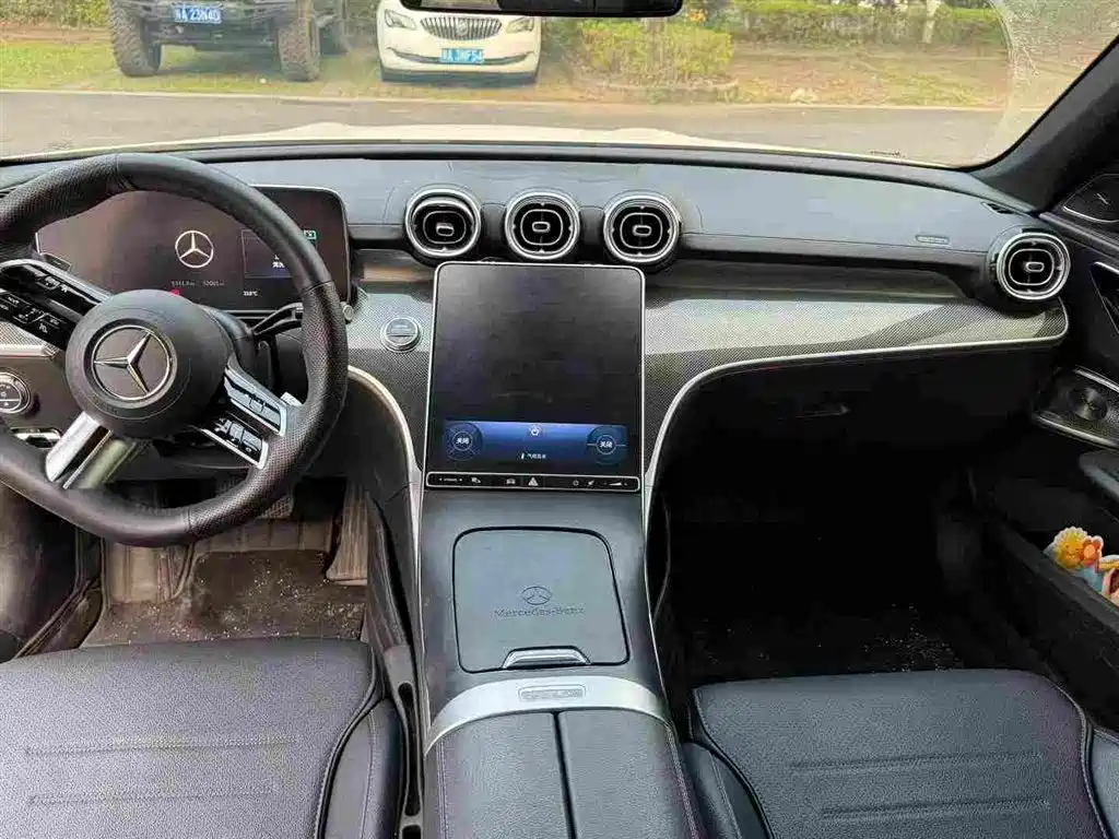 Mercedes-Benz C-Class — миниатюра 6