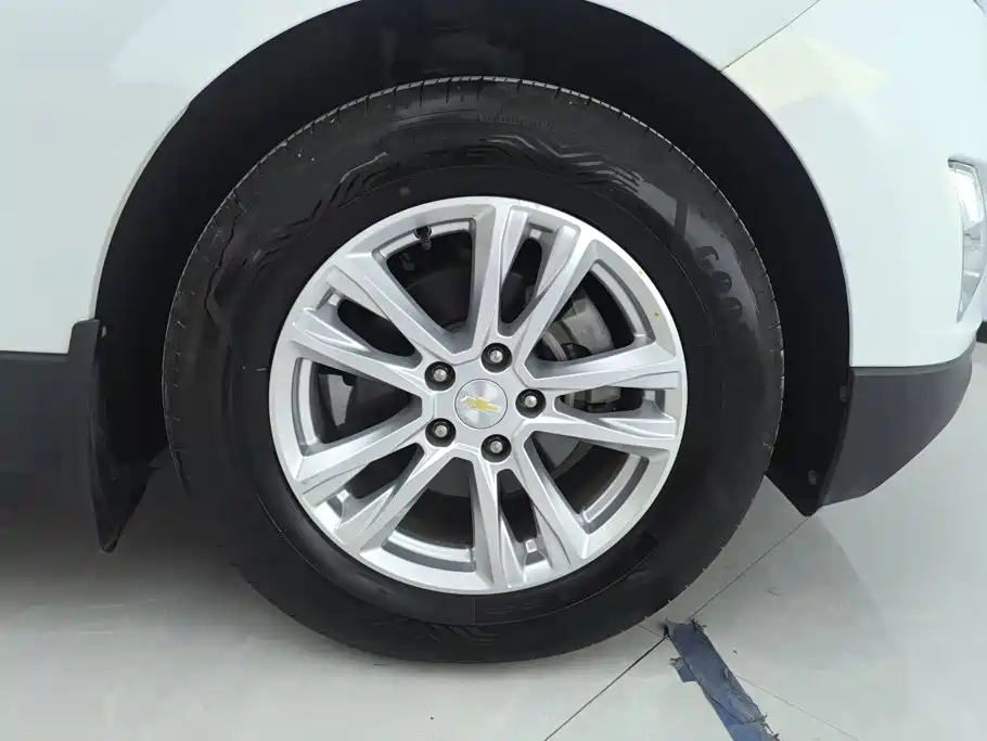 Chevrolet Equinox — миниатюра 6