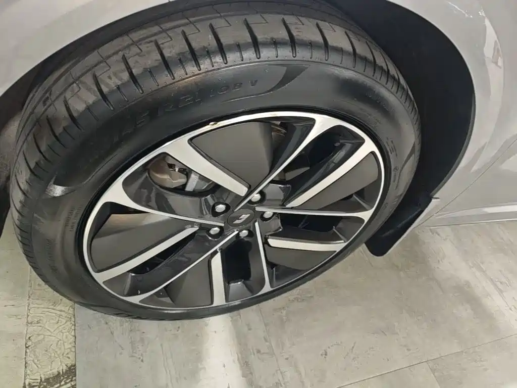 Li Auto Li L6 — миниатюра 23