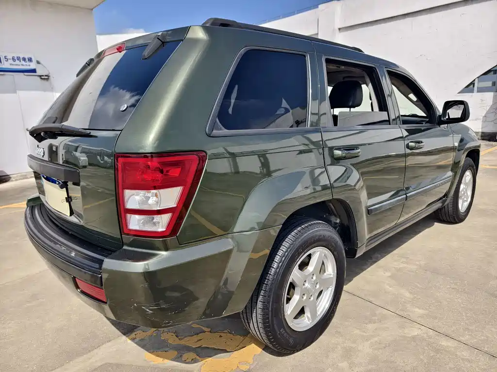 Jeep Grand Cherokee (Import) — миниатюра 5