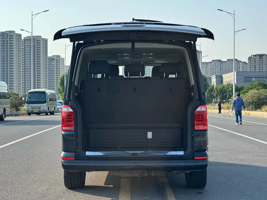Volkswagen Multivan — миниатюра 11