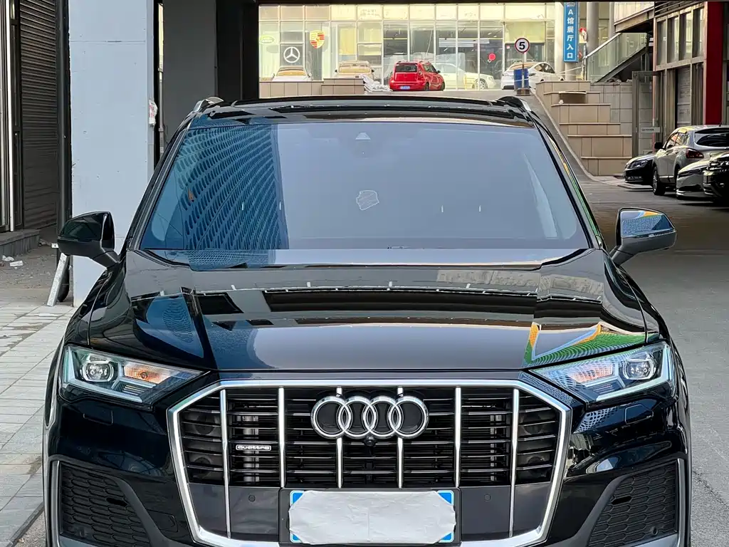 Audi Q7 2023 45 TFSI quattro S line Sport