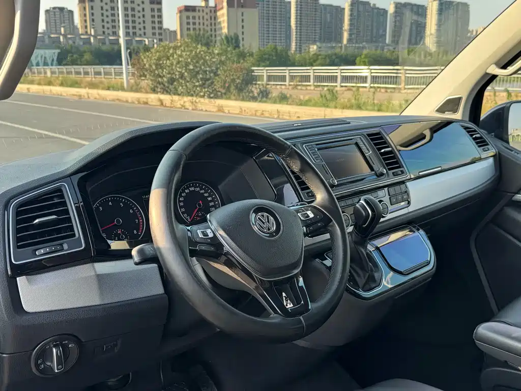 Volkswagen Multivan — миниатюра 15