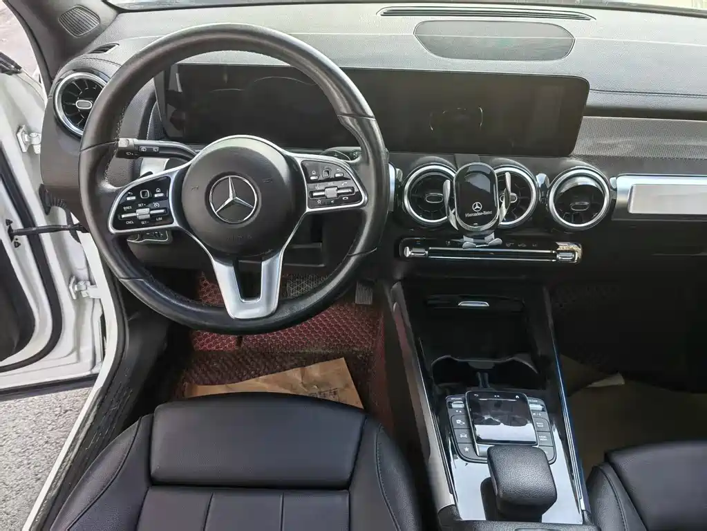 MERCEDES-BENZ GLB