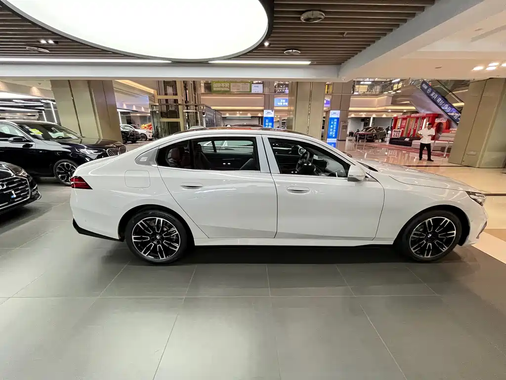 BMW 5 Series 5 2026 525Li M Sport