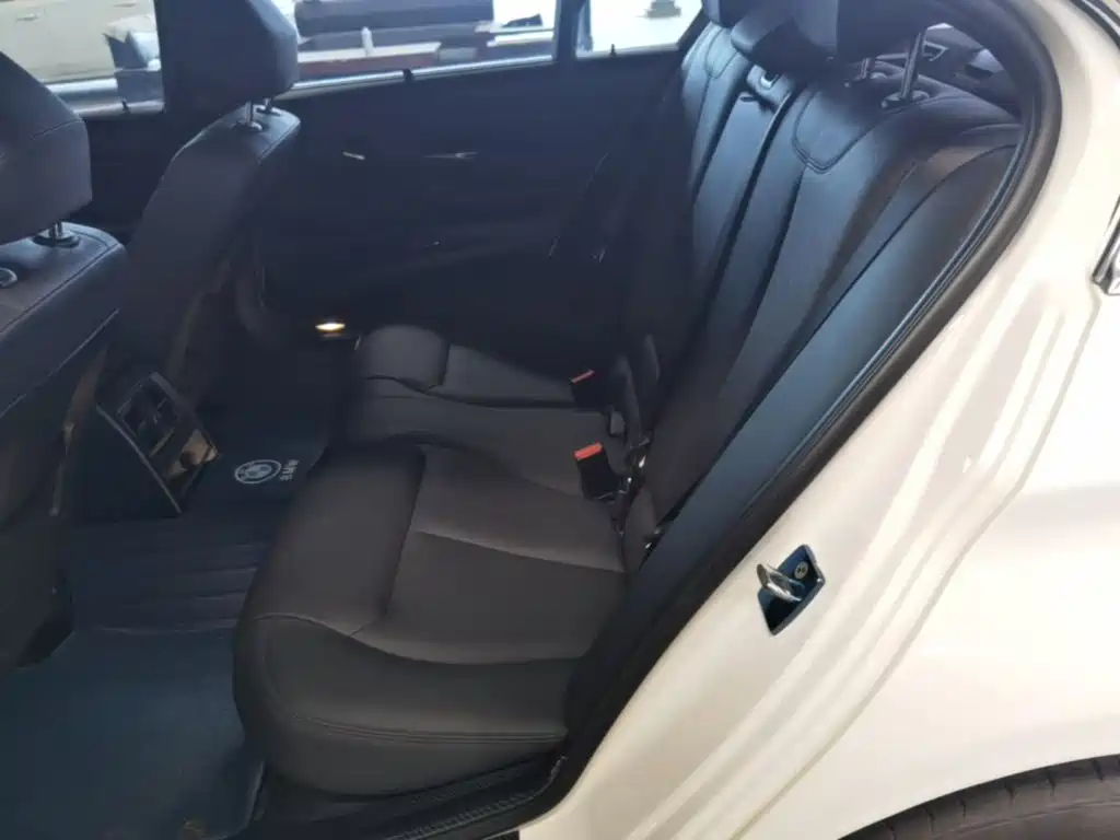 BMW 3 Series — миниатюра 17