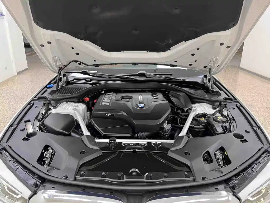 BMW 5 Series — миниатюра 23