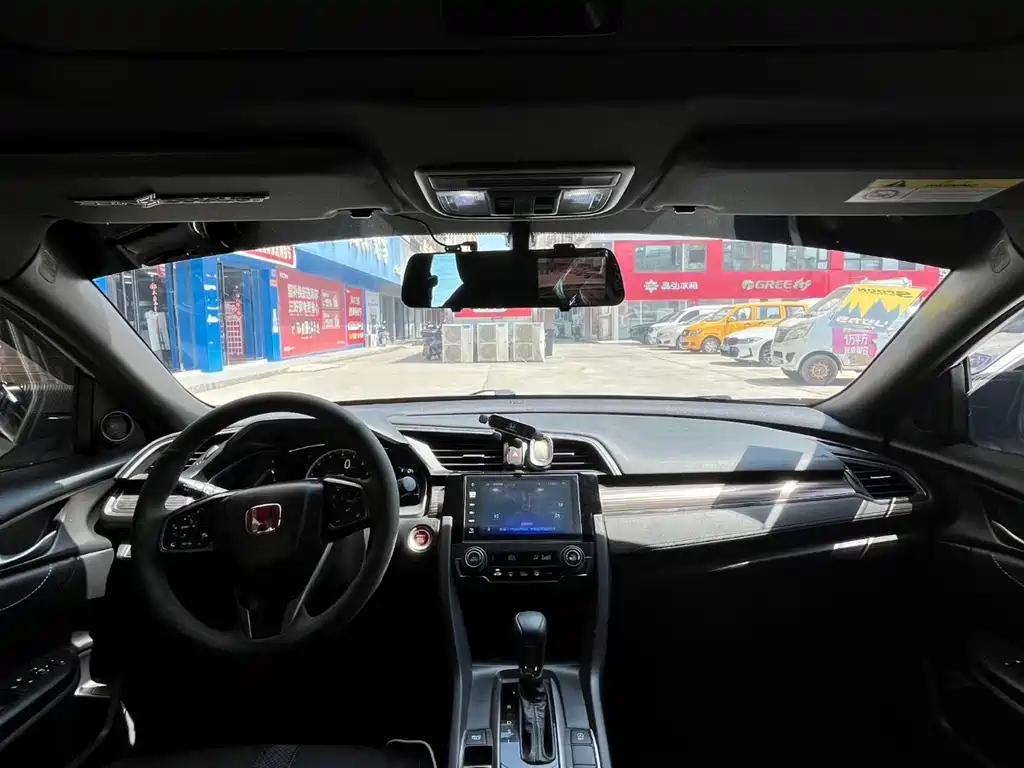 Honda Civic — миниатюра 5