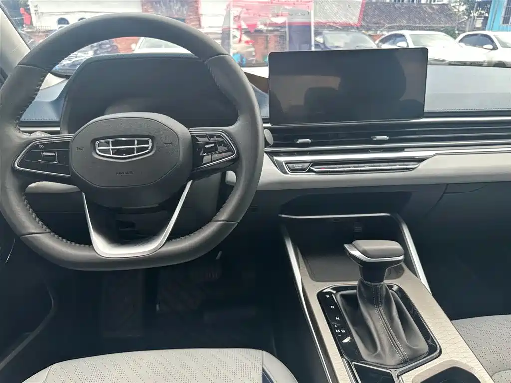 Geely Emgrand 2022 4 1.5L CVT Elite