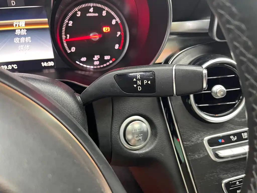 Mercedes-Benz C-Class — миниатюра 16