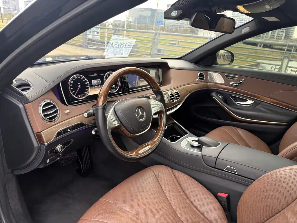Mercedes-Benz S-Class — миниатюра 7