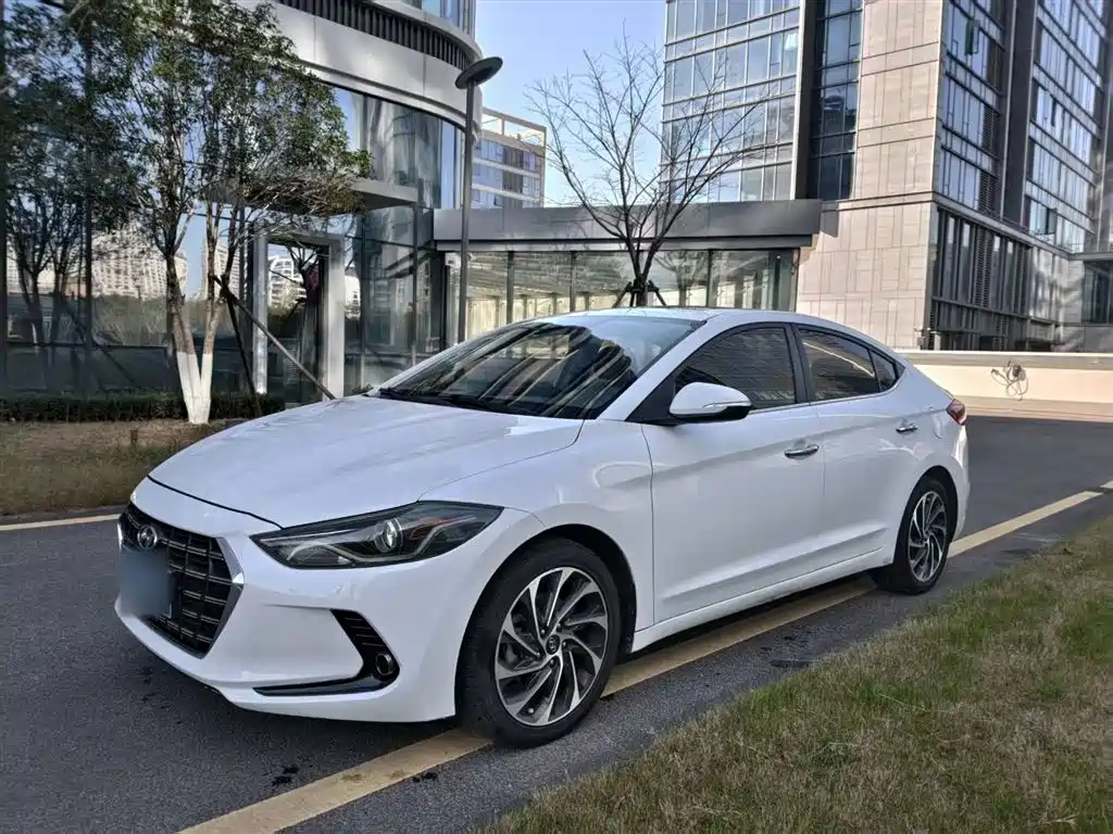 Hyundai Elantra 2020