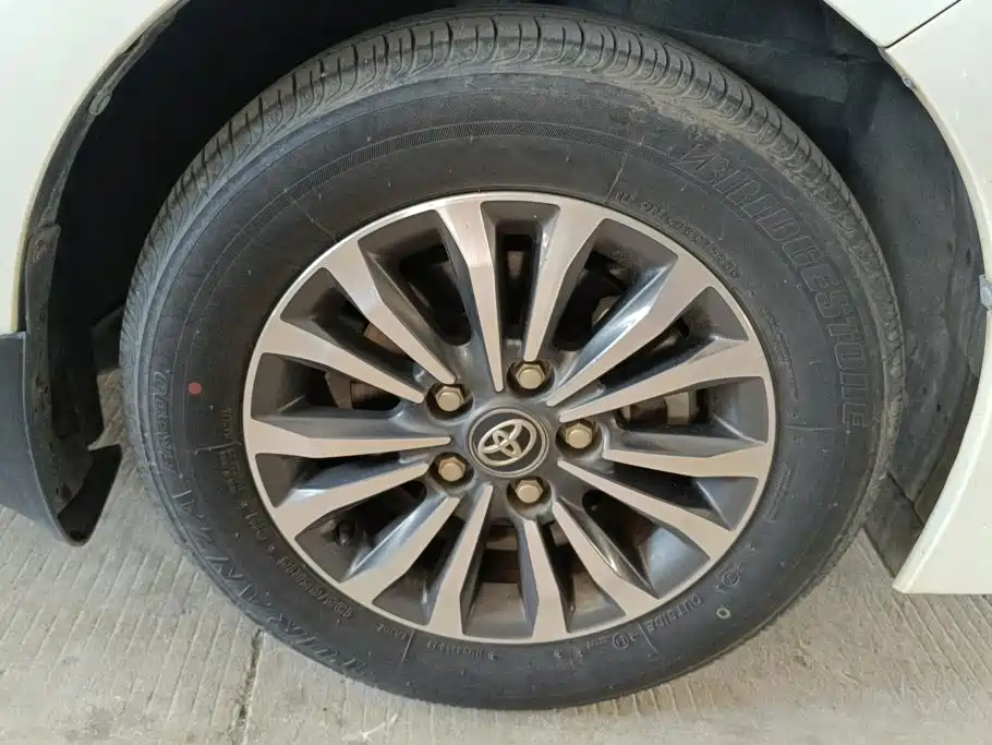 Toyota Corolla — миниатюра 6