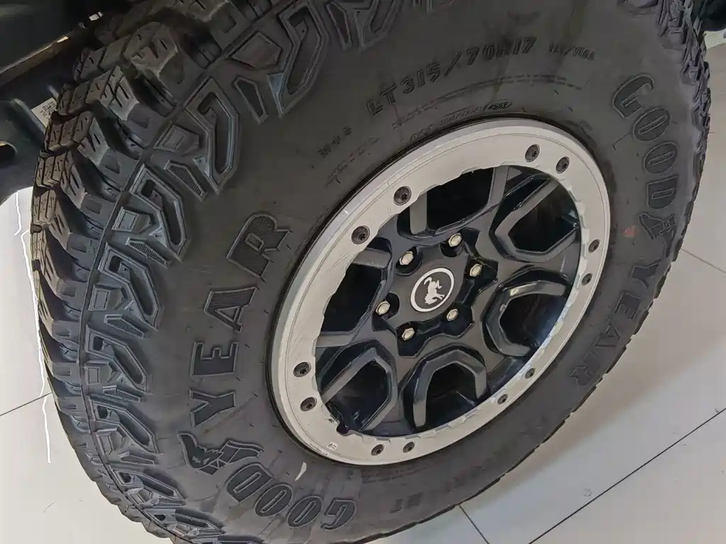 Ford Bronco — миниатюра 8