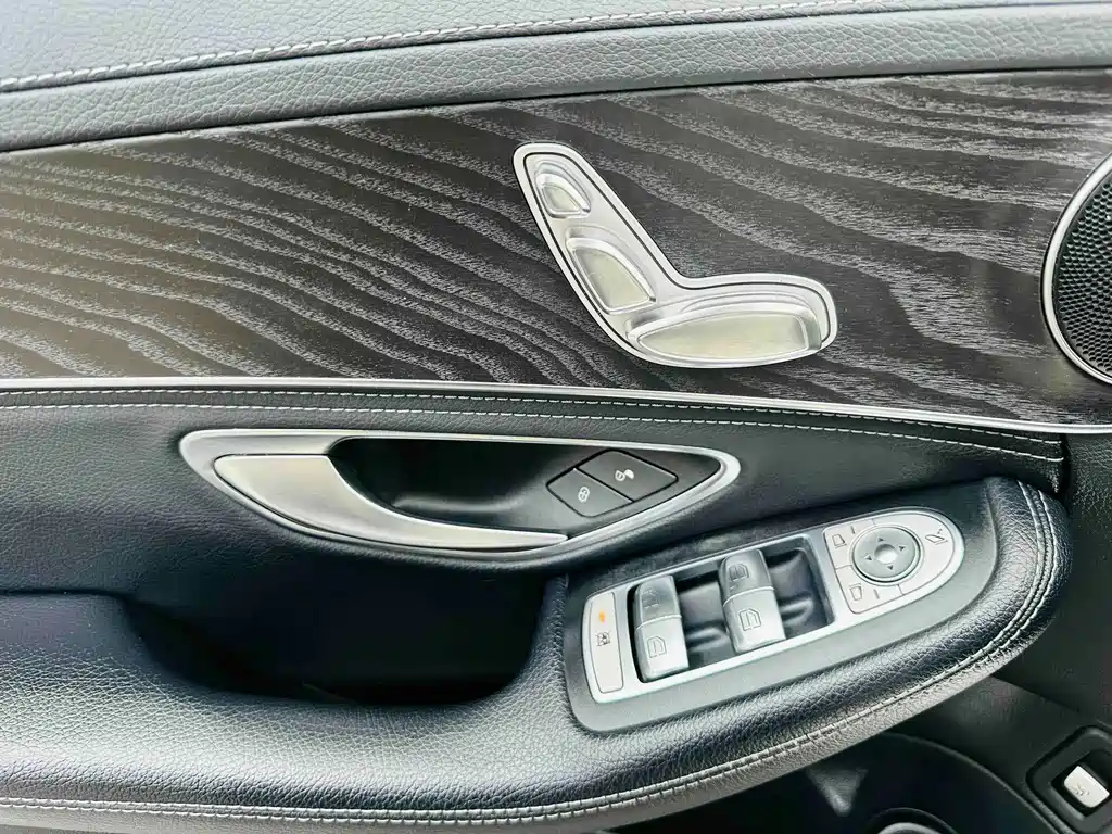 Mercedes-Benz C-Class — миниатюра 9