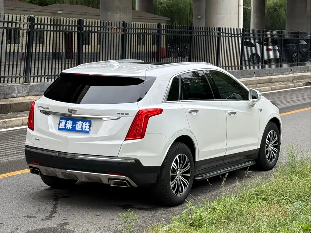 CADILLAC XT5