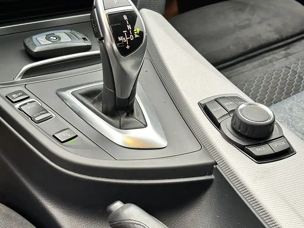 BMW 3 Series — миниатюра 17