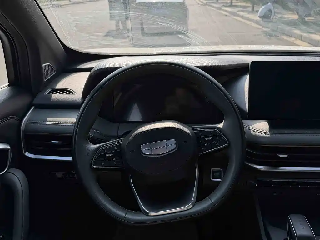 Geely Haoyue L — миниатюра 13