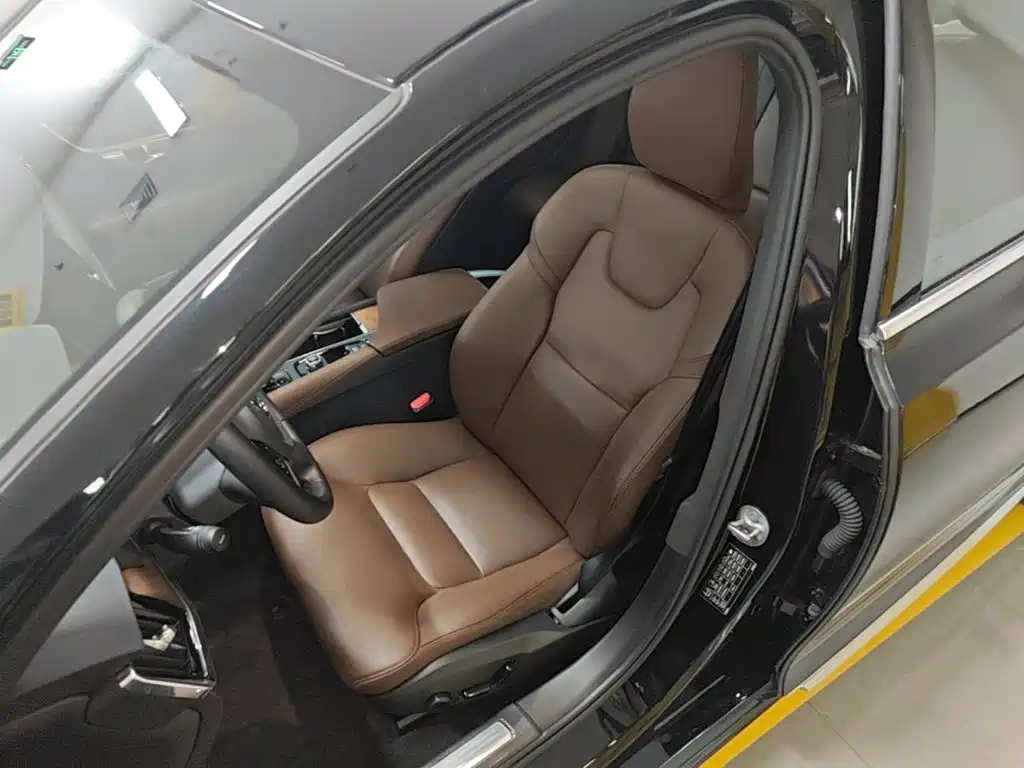 Volvo S90 — миниатюра 15