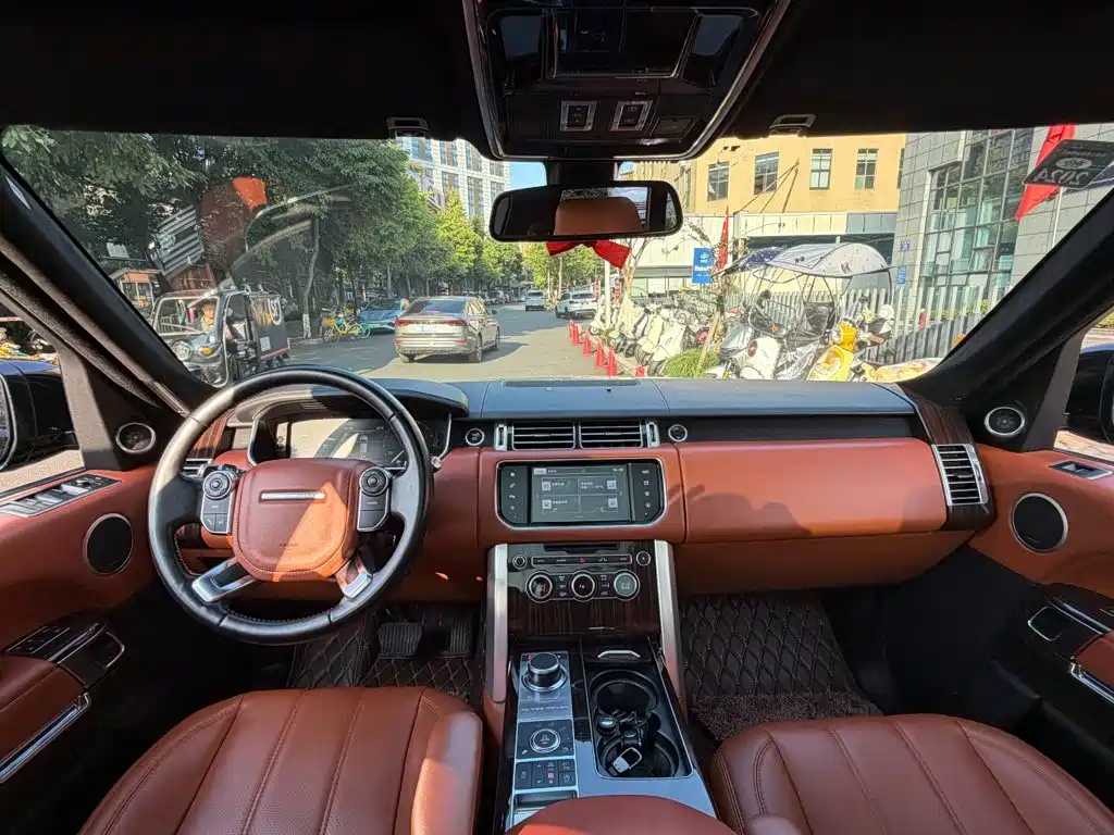 Land Rover Range Rover — миниатюра 13