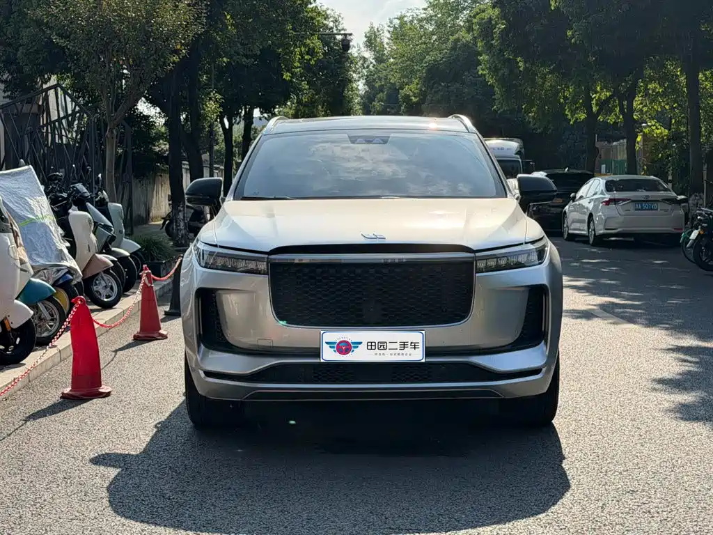 Li Auto Li ONE — миниатюра 2