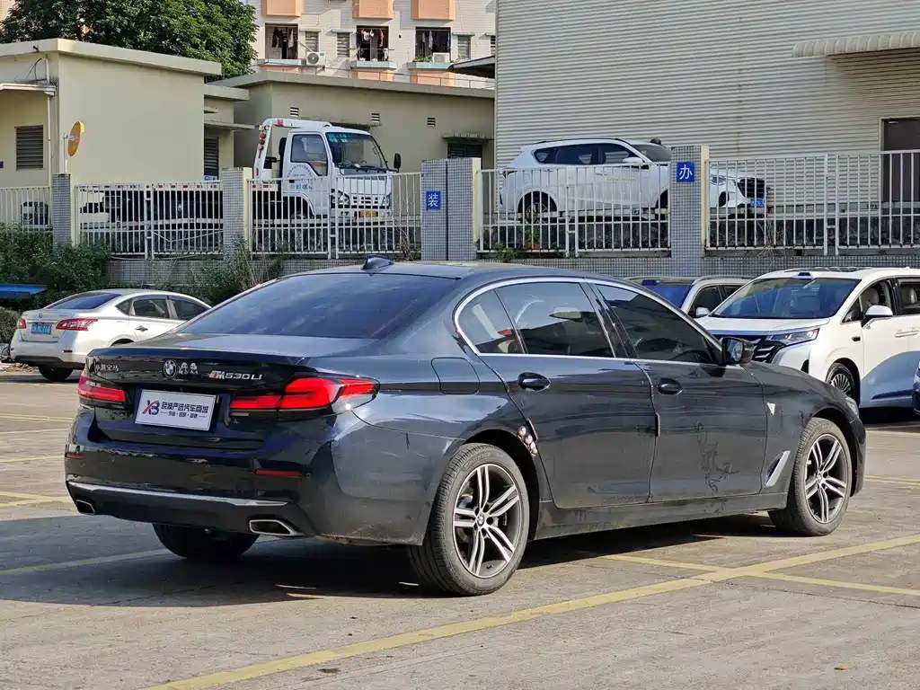 BMW 5 Series — миниатюра 6