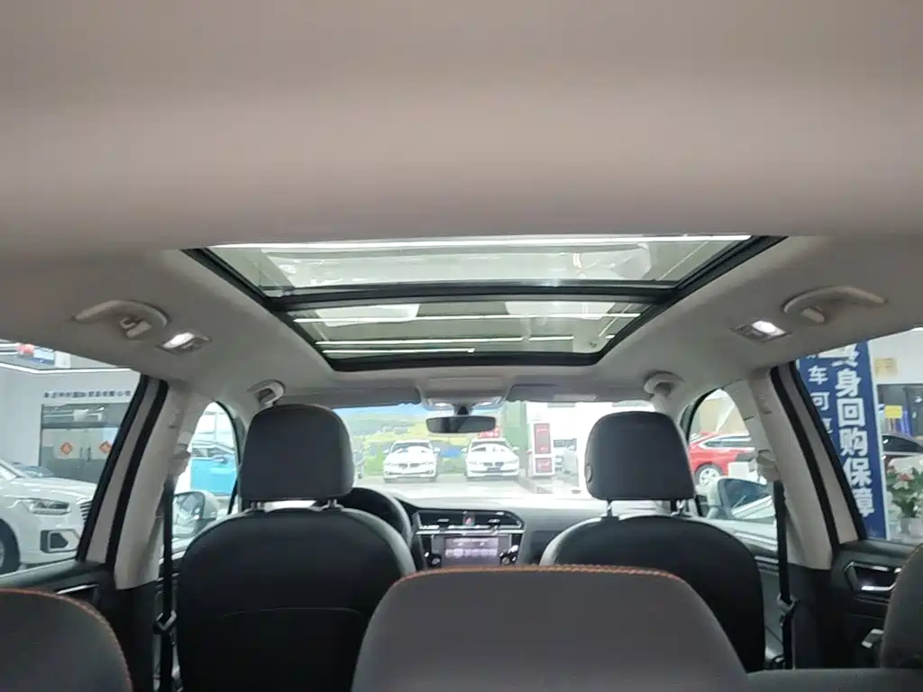 Volkswagen Tiguan L — миниатюра 18