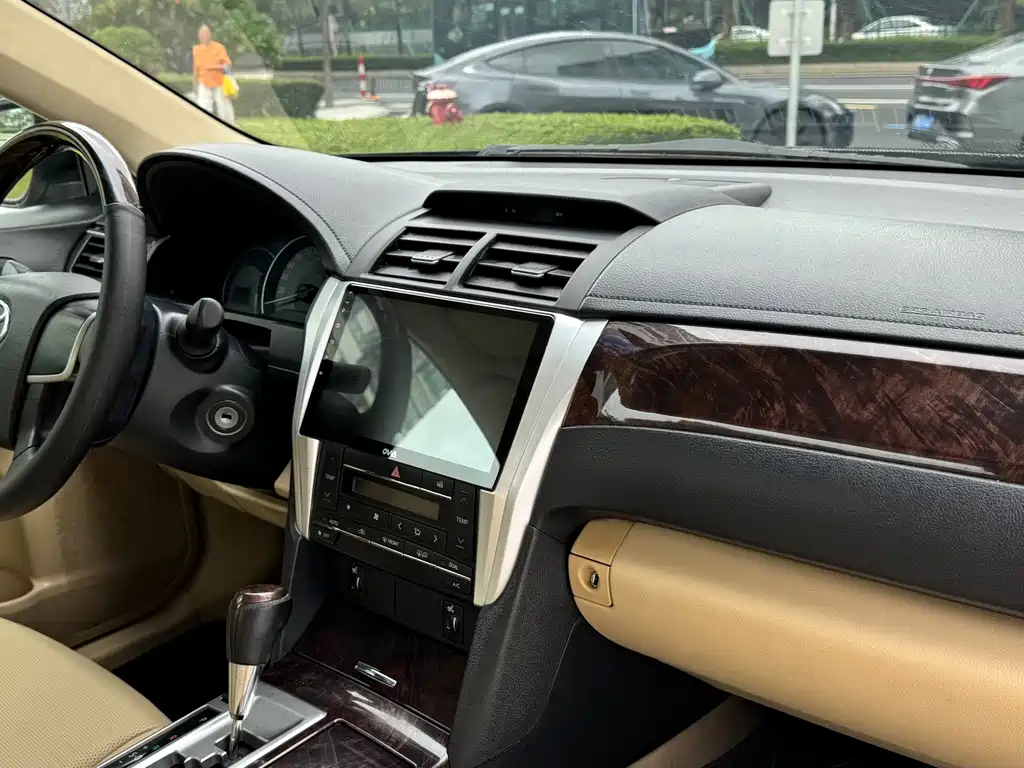 Toyota Camry — миниатюра 10