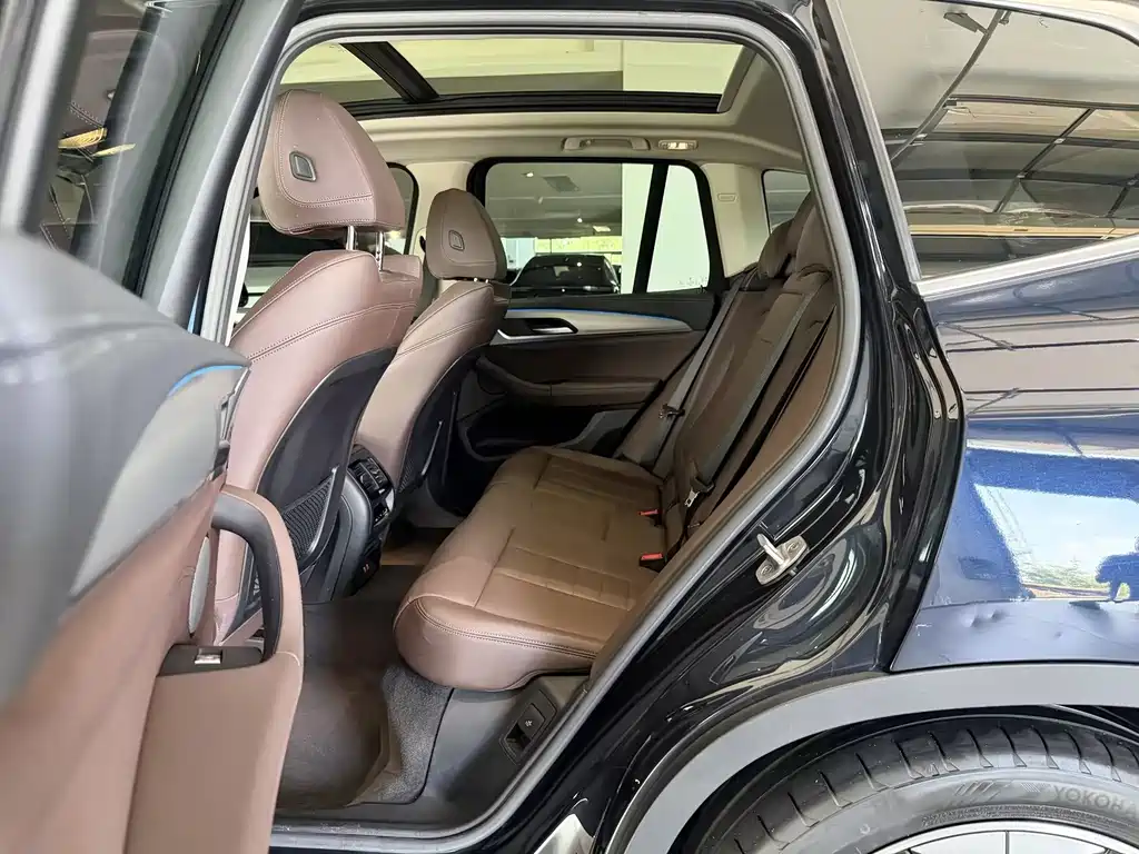 BMW iX3 — миниатюра 6