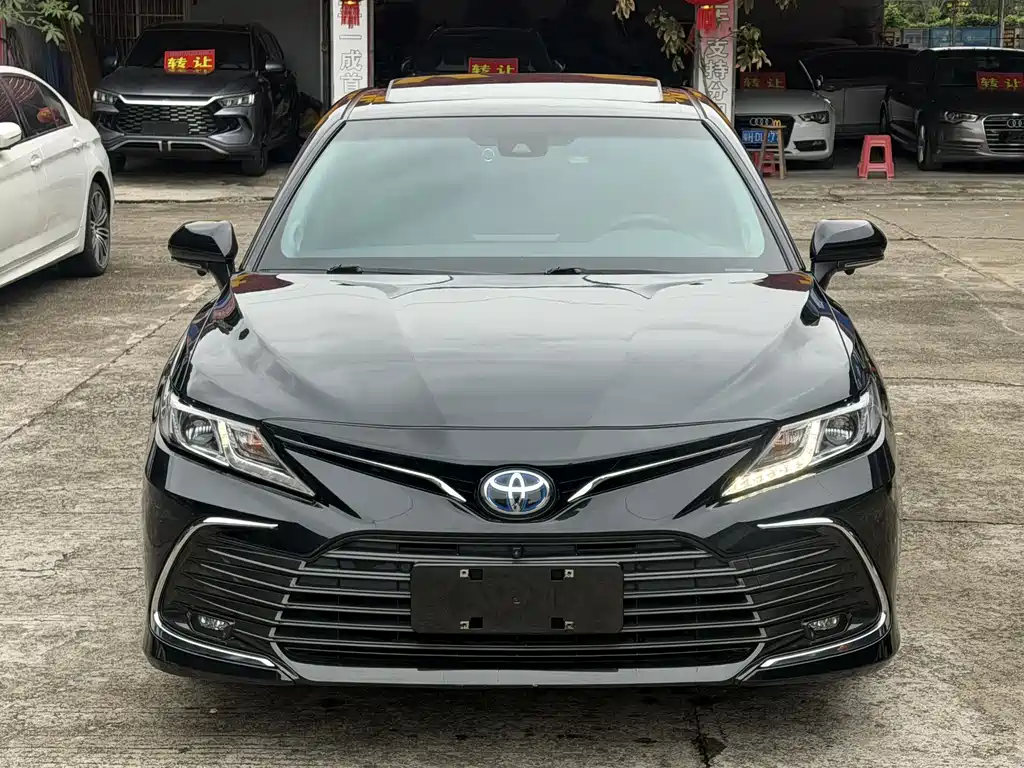 TOYOTA CAMRY