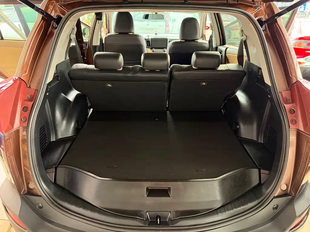 Toyota RAV4 — миниатюра 14