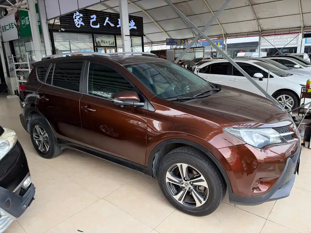 Toyota RAV4 — миниатюра 30