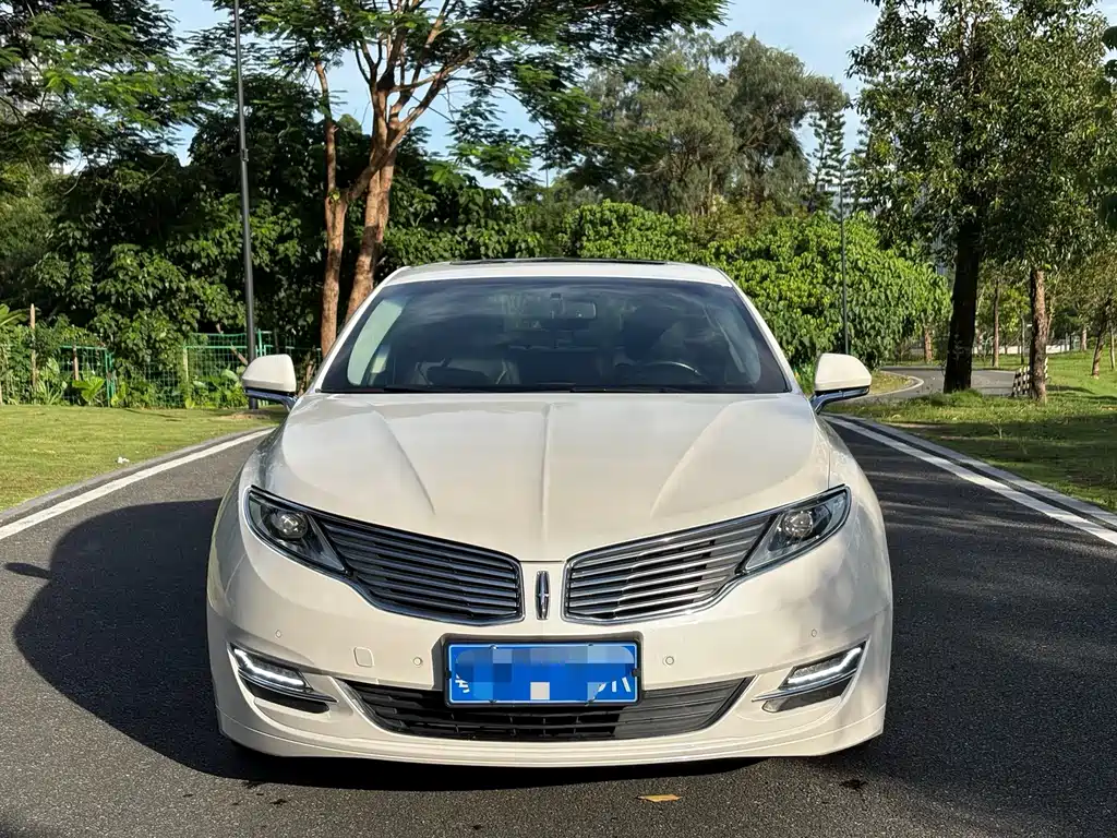 Lincoln MKZ — миниатюра 2