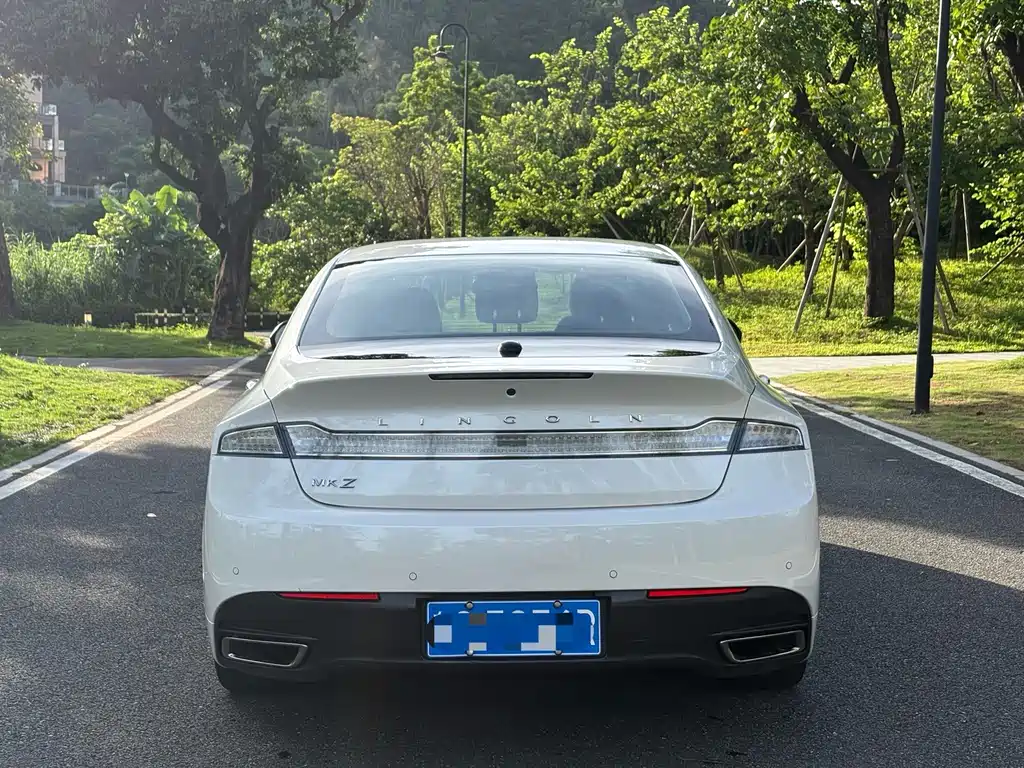 Lincoln MKZ — миниатюра 8