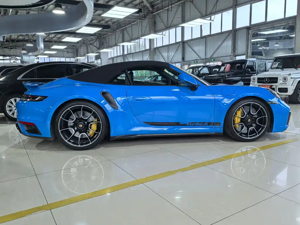 Porsche 911 2023 Turbo S Cabriolet 3.7T