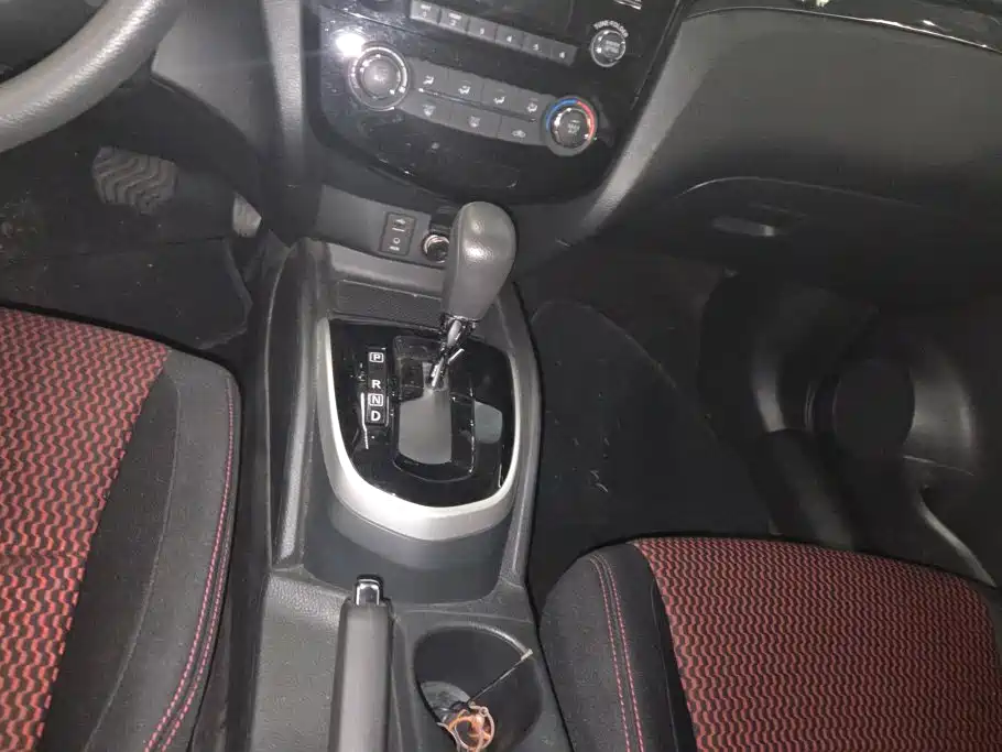 Nissan Qashqai — миниатюра 16