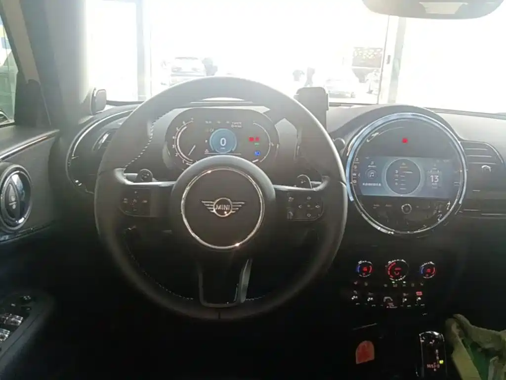 MINI Mini Clubman — миниатюра 11