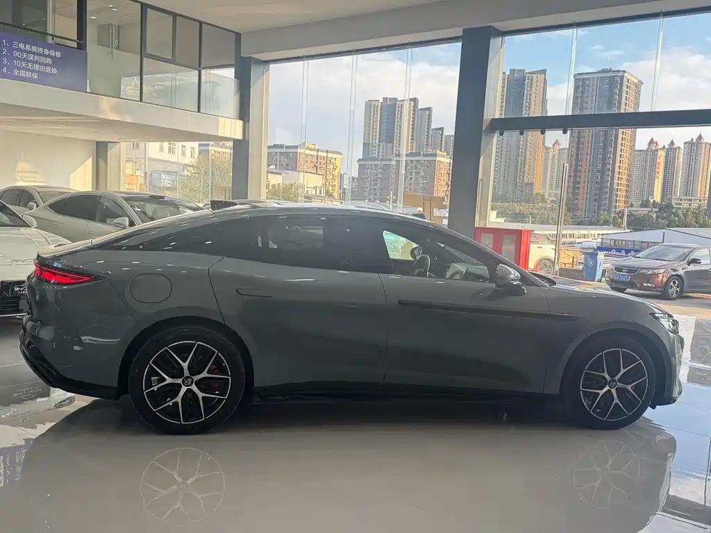 BYD Han L — миниатюра 6