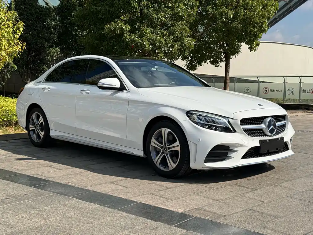 Mercedes-Benz C-Class — миниатюра 3