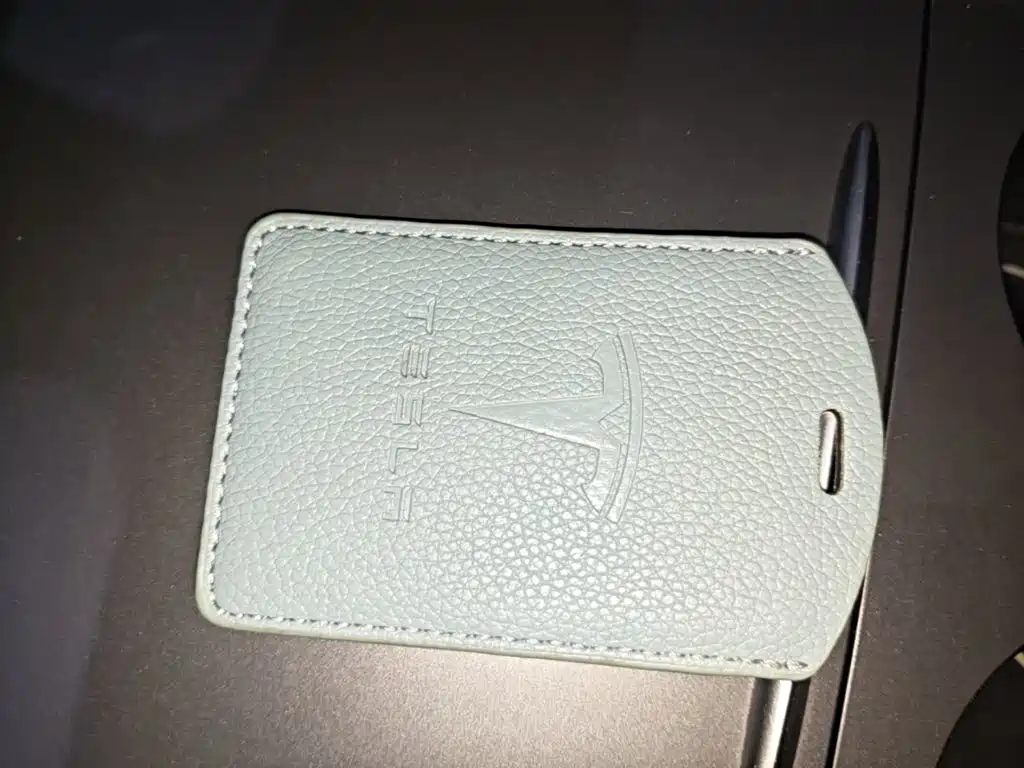Tesla Model 3 — миниатюра 9