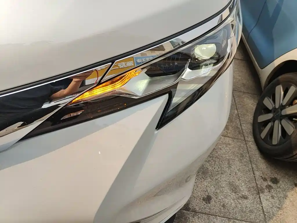 Toyota Sienna — миниатюра 24