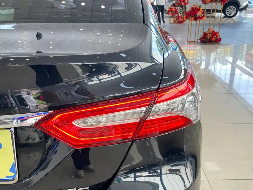 Toyota Camry — миниатюра 16