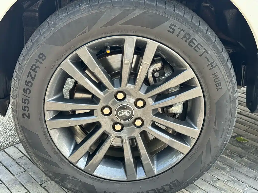 Land Rover Discovery — миниатюра 7