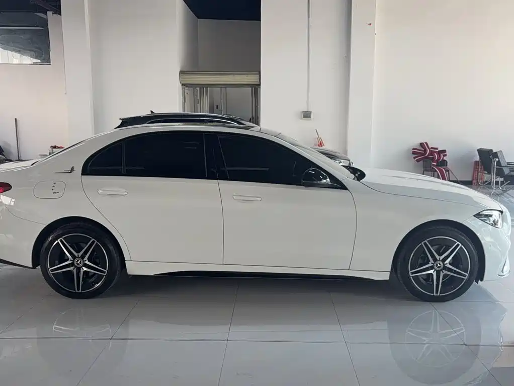 Mercedes-Benz C-Class — миниатюра 7