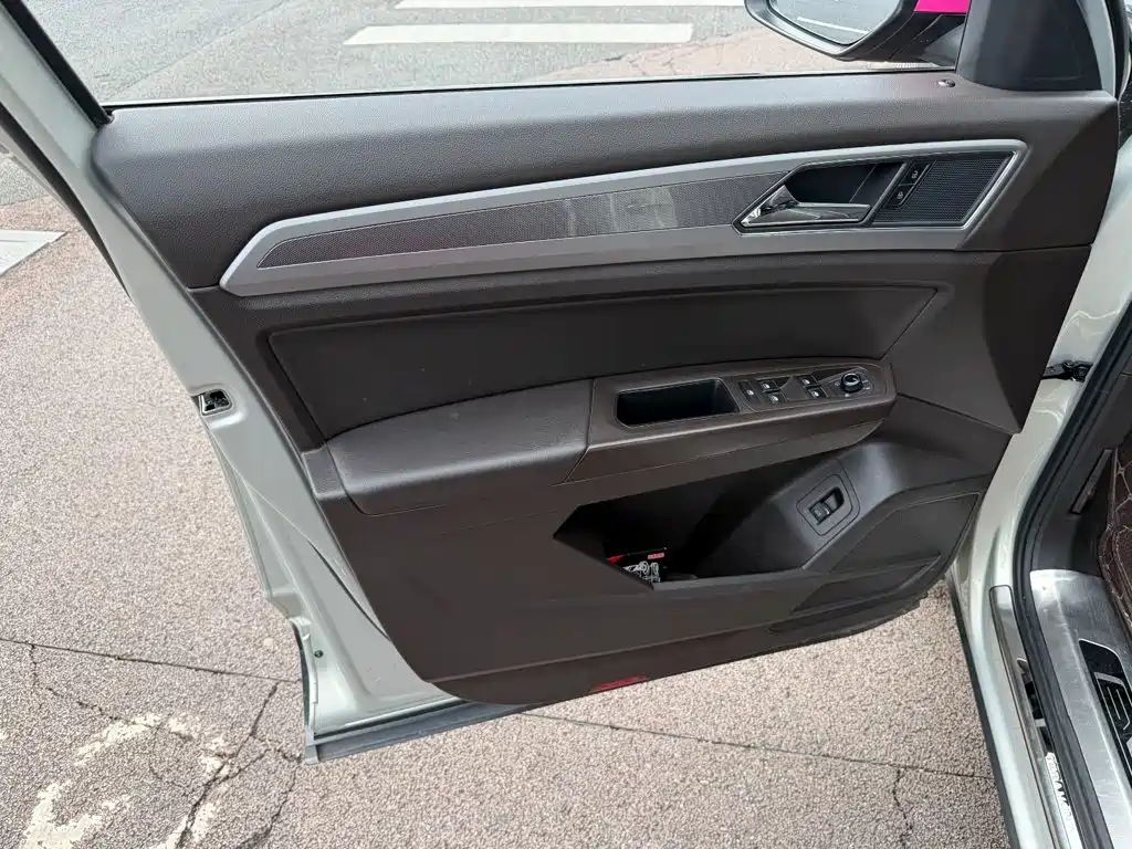 Volkswagen Teramont — миниатюра 6