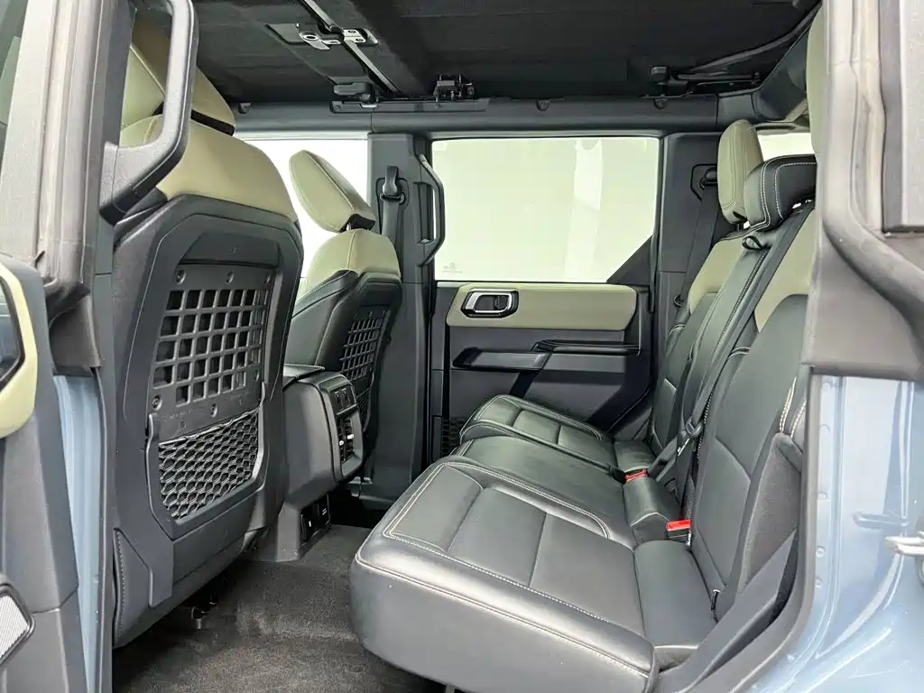 Ford Bronco — миниатюра 15